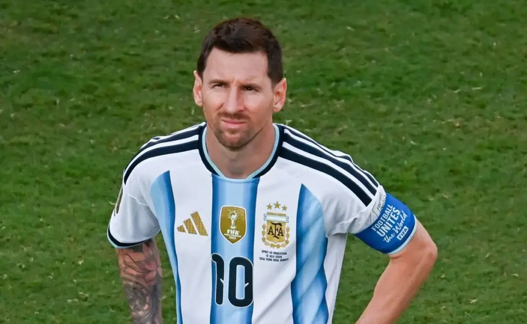 ¿Messi puede anticipar su retiro por la muerte de su papá?: el antecedente de Tevez, que dejó el fútbol por ese motivo