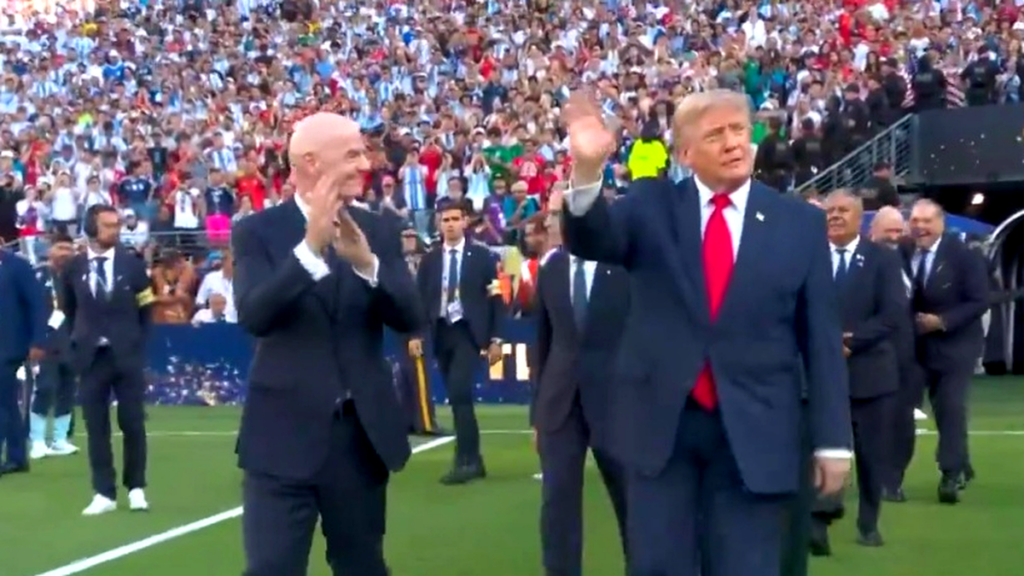 Donald Trump bancó a Gianni Infantino en medio del escándalo en la FIFA: «Sería un terrible error reemplazarlo»