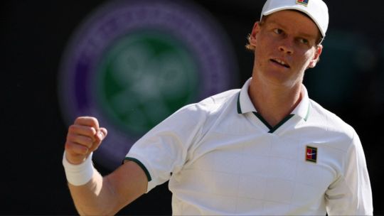 Semifinales de Wimbledon en llamas: Sinner vs Djokovic y Zverev ante el milagro local de Arthur Fery