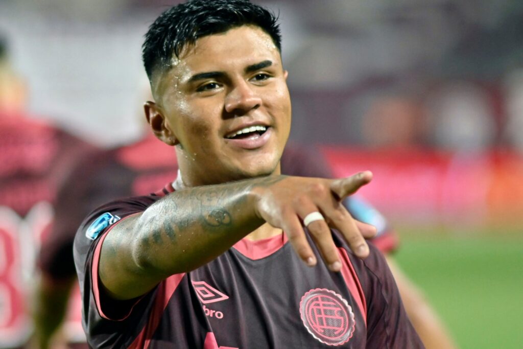Lanús vendió a Dylan Aquino a Bélgica
