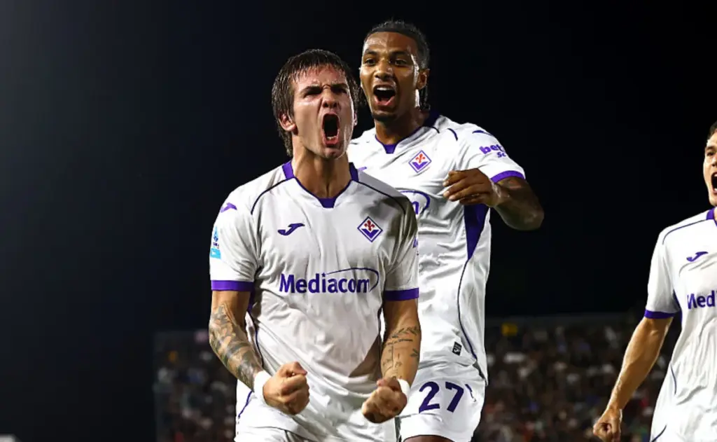 Franco Mastantuono marcó un doblete en 60 segundos para sus primeros goles en Fiorentina