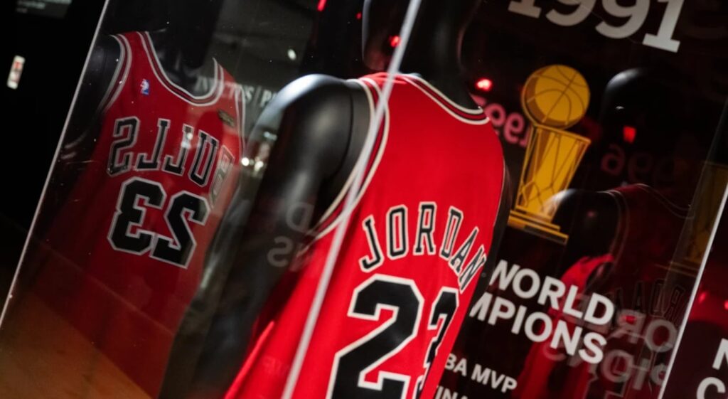El gran pellizco de las camisetas en la NBA