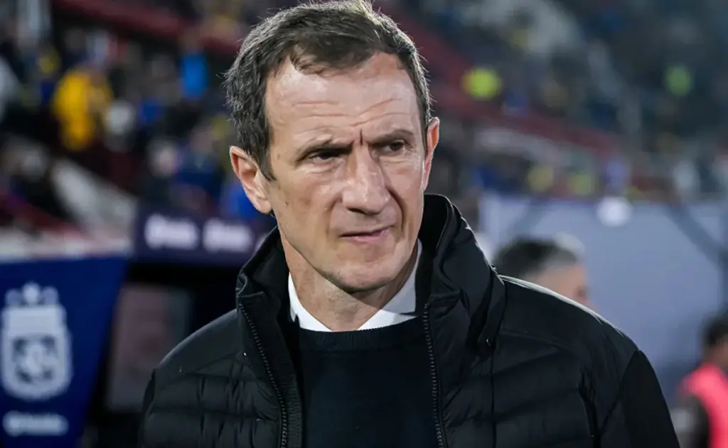 Arruabarrena aclaró por qué sacó a Paredes sobre el final de Boca vs. Vélez