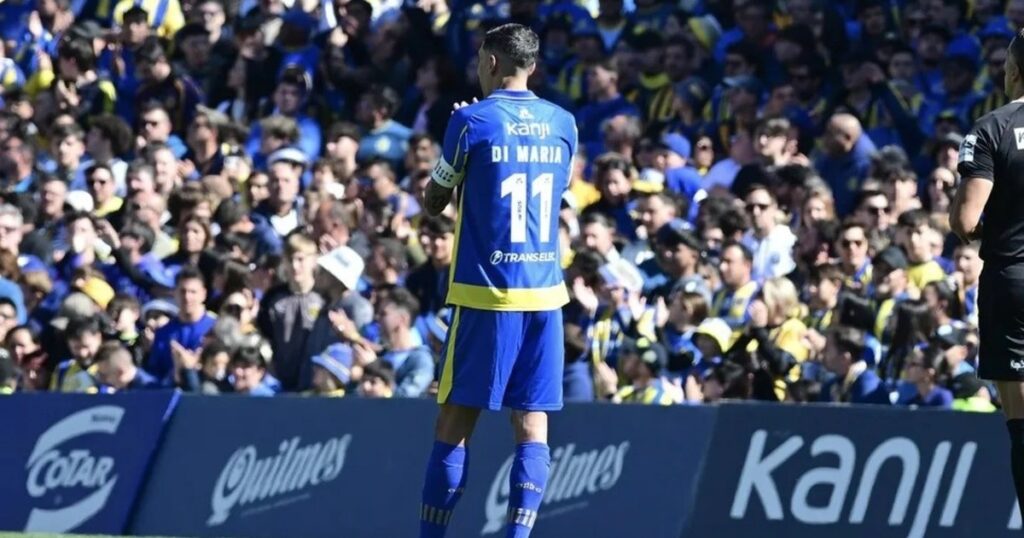 Minuto especial en el Gigante de Arroyito: en el homenaje a Messi, la gente ovacionó a Di María