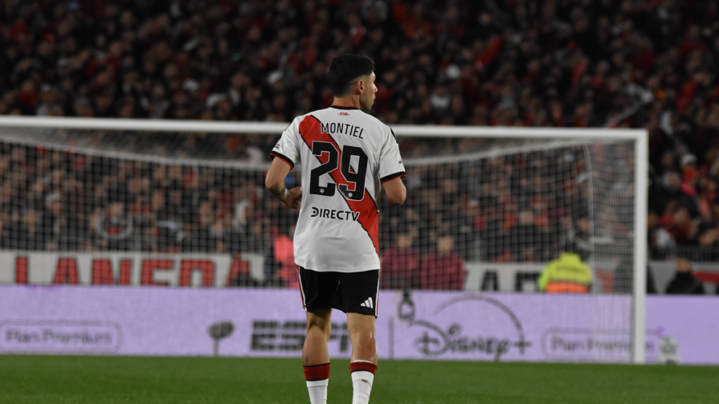Con gol de Montiel de penal, River vence a Independiente Rivadavia por el Torneo Clausura