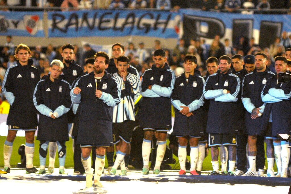 El día uno de la era ”post Messi» de la Selección Argentina