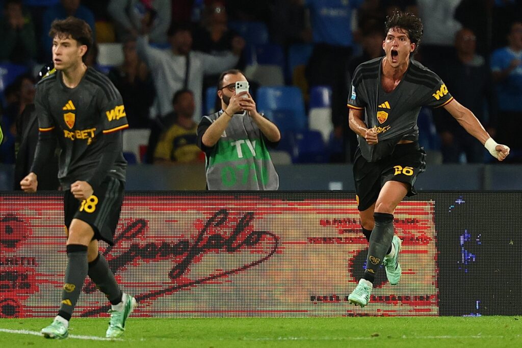 Los argentinos rescataron a Roma ante Napoli: gol de Soulé y doblete de Balerdi para remontar y llevarse un empate