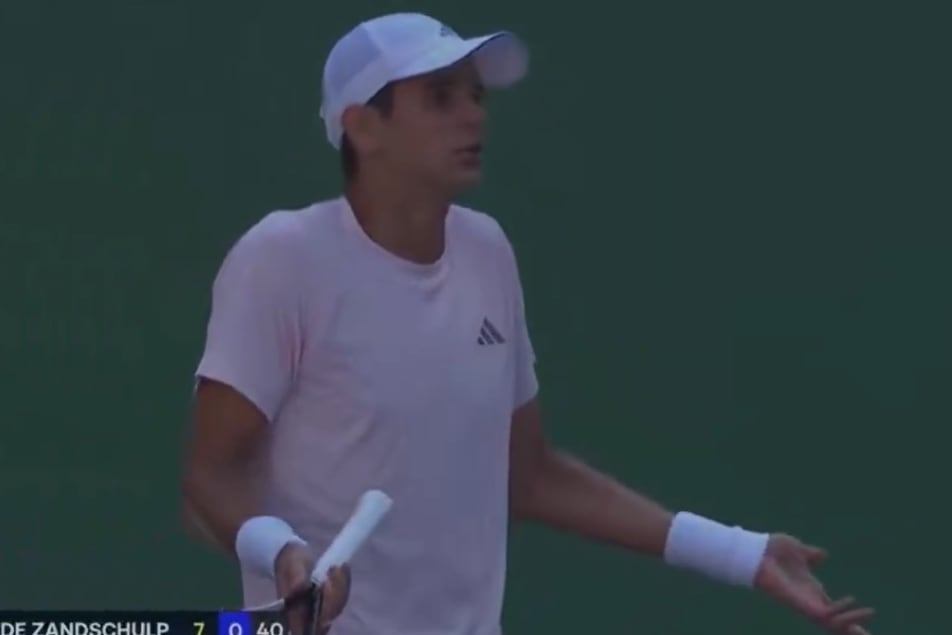 Rafael Jódar avanzó en Shanghai y fue advertido por gritarle a un alcanzapelotas: “¡Dame la puta toalla, coño!“