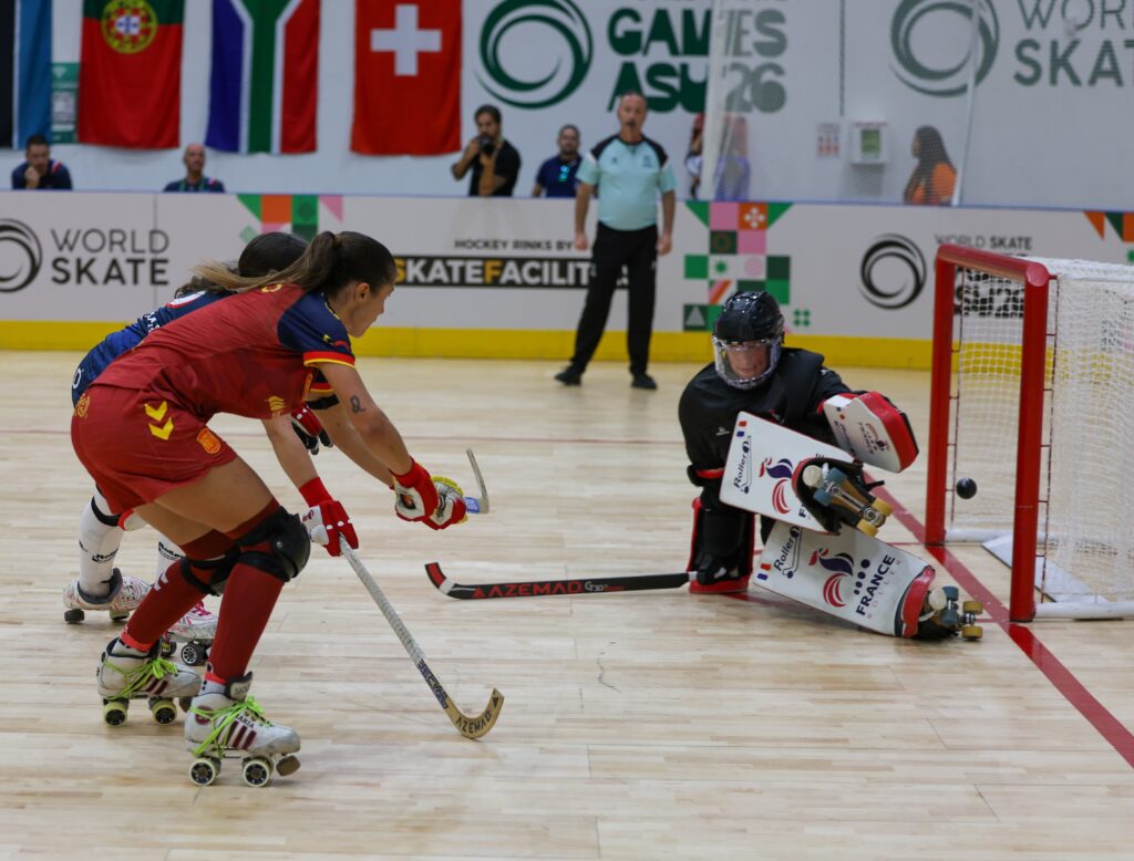 España se estrena con goleada en la pista ‘de hielo’ del Mundial