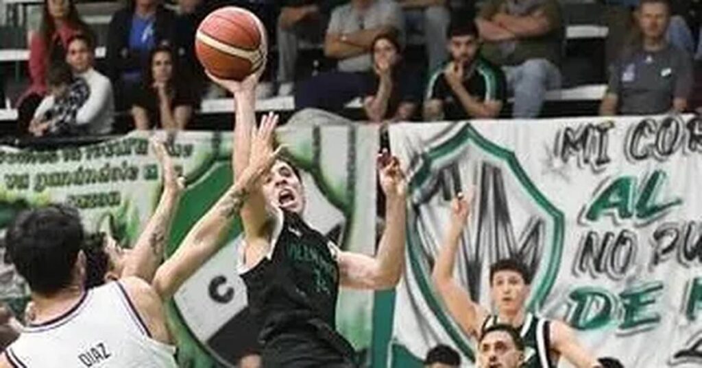 Álvaro Yarza, goleador en el exitoso debut de su equipo